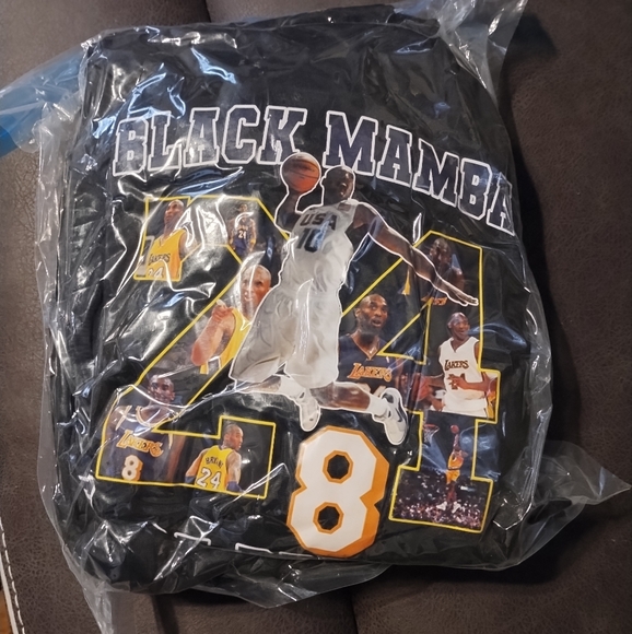 3 New Kobe Bryant Sweatshirts/Hoodies - Picture 2 of 4